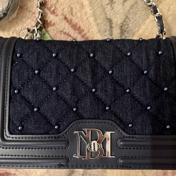 Badgley Mishka blue denim and vegan leather faux pearl messenger bag. NWT - Picture 4 of 10